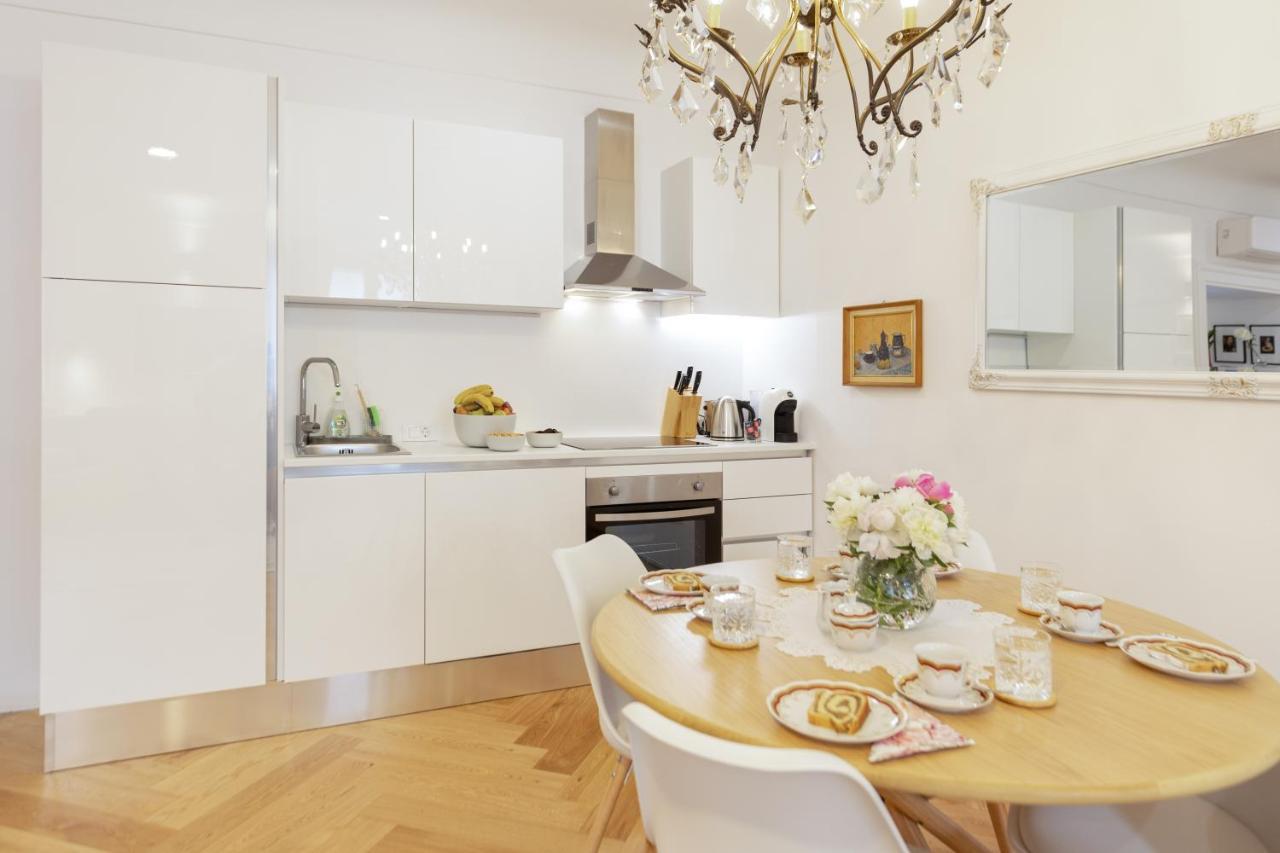 Stylish Apartment In Historical Center Ljubljana Luaran gambar