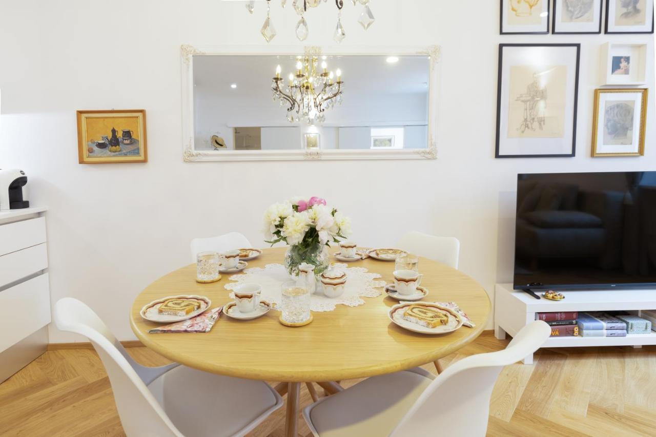 Stylish Apartment In Historical Center Ljubljana Luaran gambar